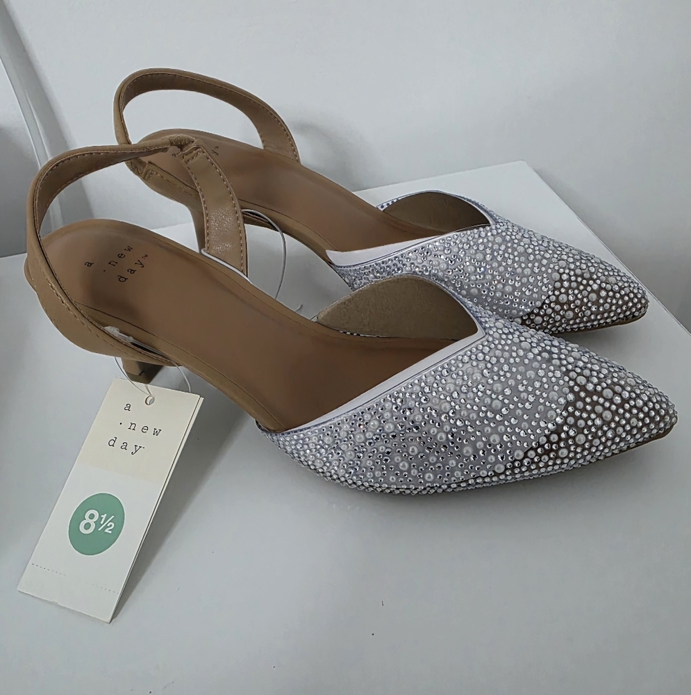 NIB ✨️Women's Isabel Heels- Size 8.5